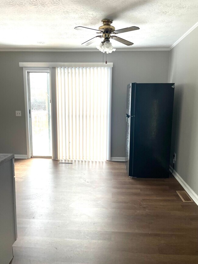 Building Photo - 1208 Venetian Cir