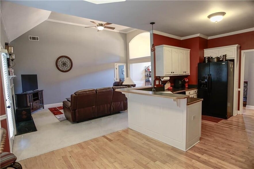 Building Photo - 3875 Spring Manor Ct
