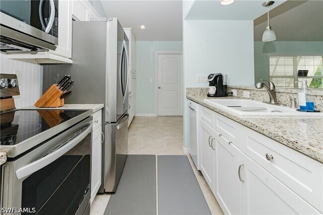 Building Photo - 11693 Oakland Dr