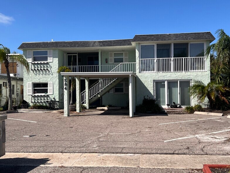 Building Photo - 584 Bay Esplanade