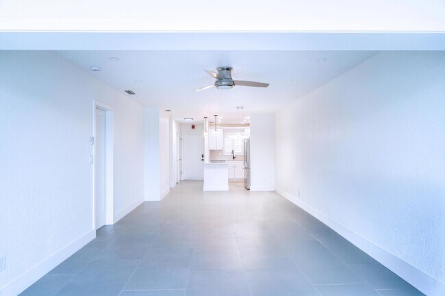 Building Photo - 3605 NE 32nd Ave