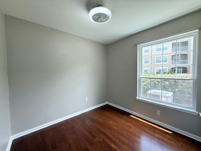 Building Photo - Ground-Level 3-Bedroom Condo in the Gated ...
