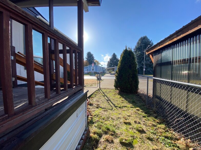 Building Photo - 1827 Westminster Ave