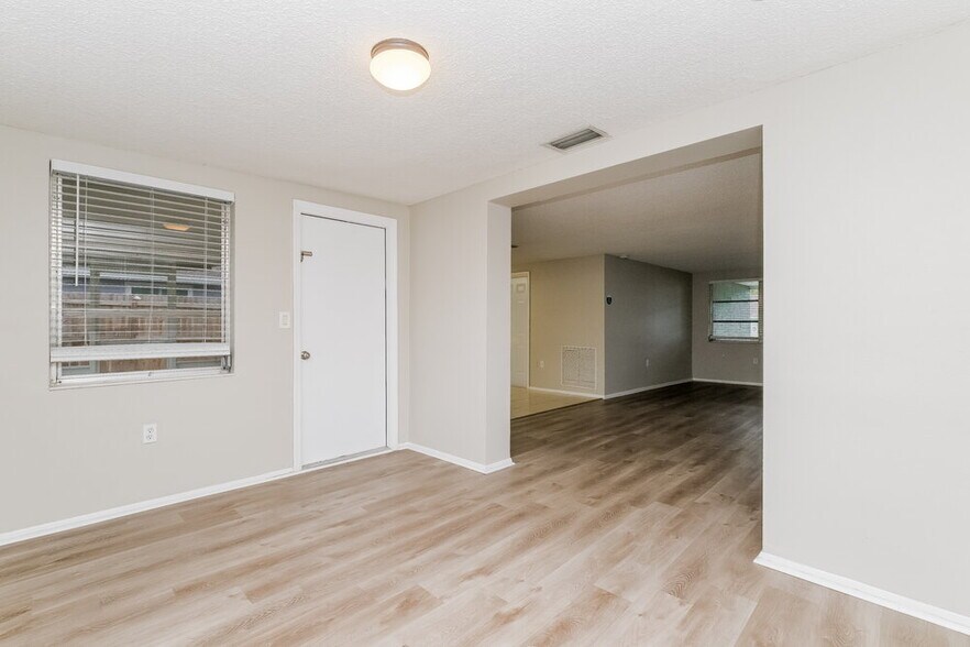 Building Photo - 6226 9th Ave