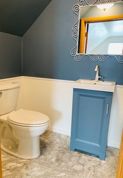 Building Photo - 1915 N Alvin St