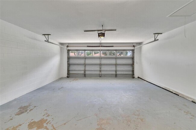 Building Photo - 1695 E Orangecrest Ave