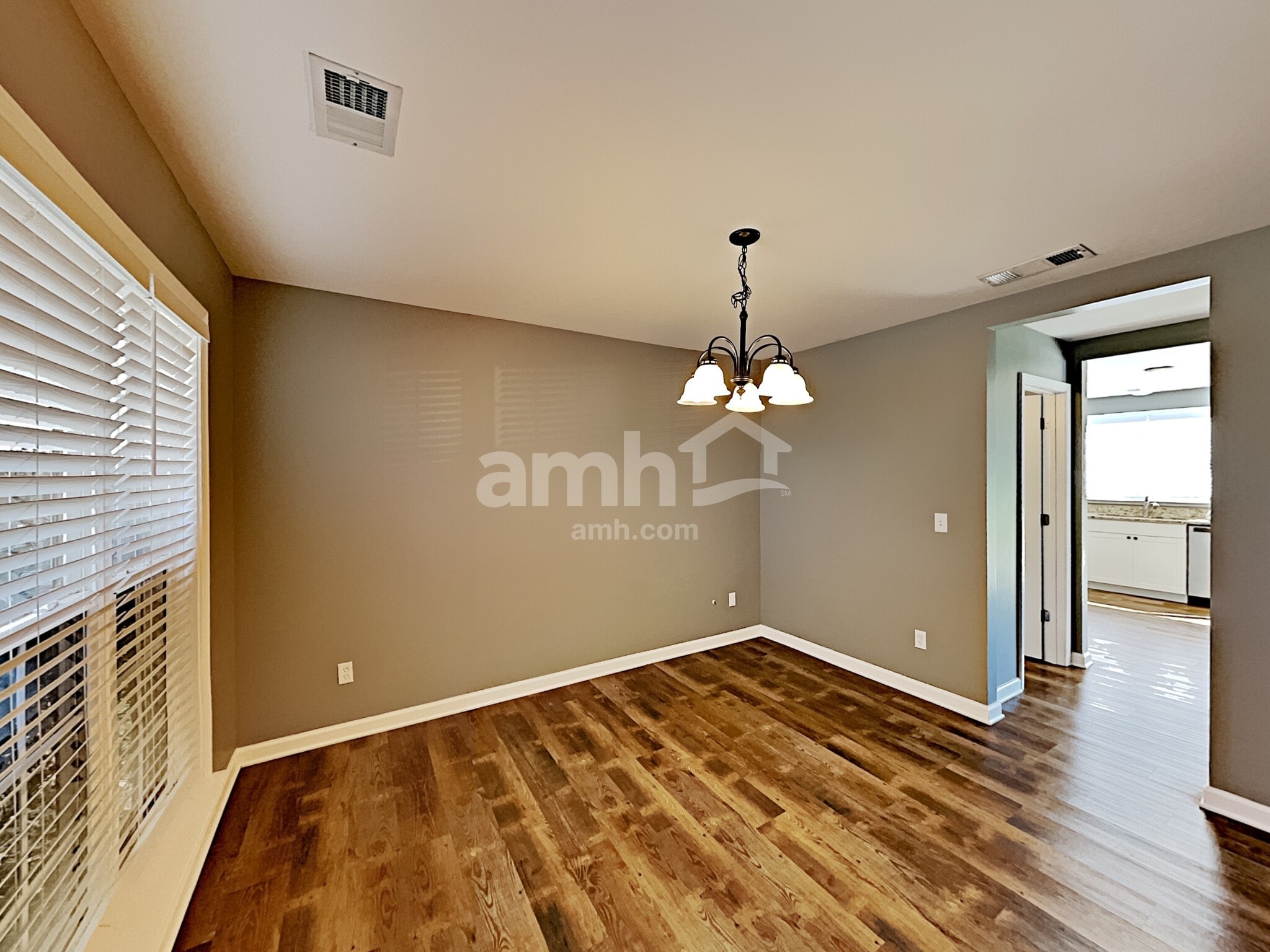Building Photo - 2412 Newberry Ln