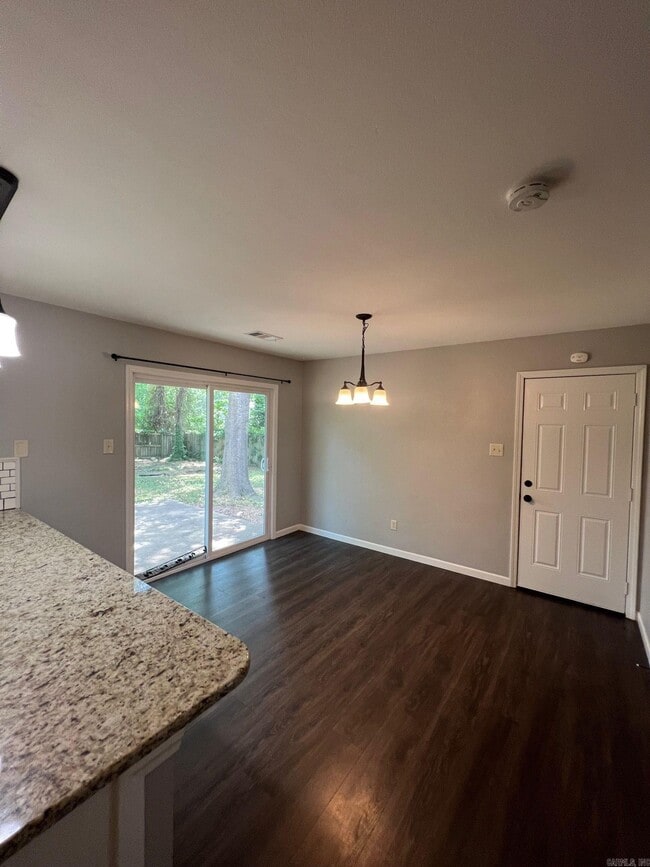Building Photo - 1011 Green Valley Dr
