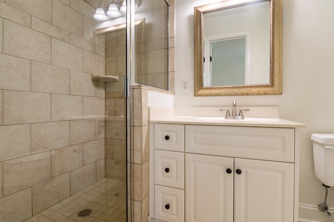 Building Photo - 202 Lagoon Dr