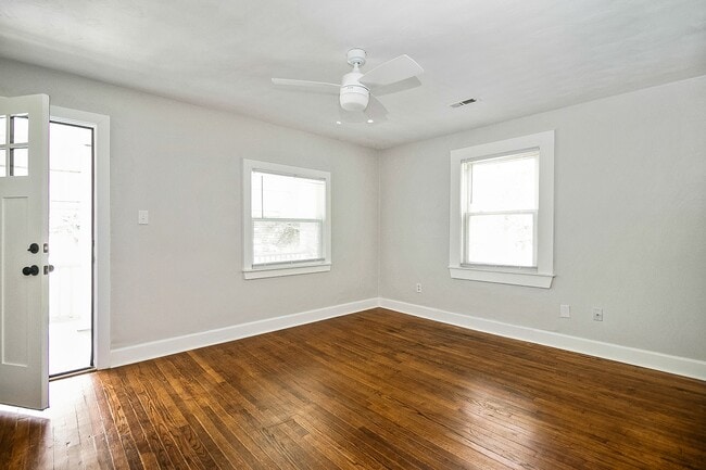 Building Photo - 2610 Munson St