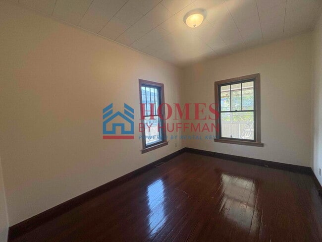 Building Photo - Two Bedroom House | Ready to Rent
