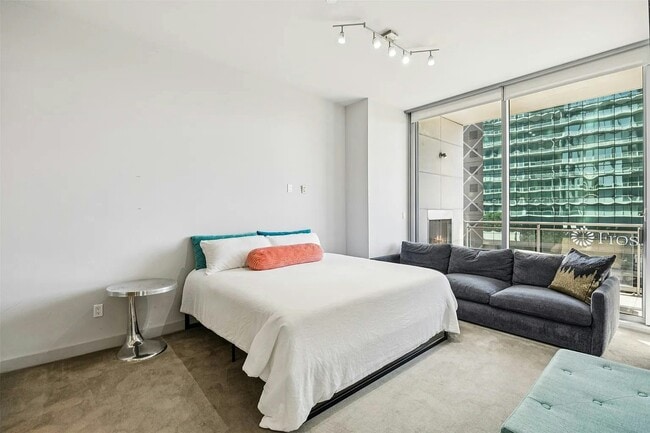 Building Photo - 2900 McKinnon St