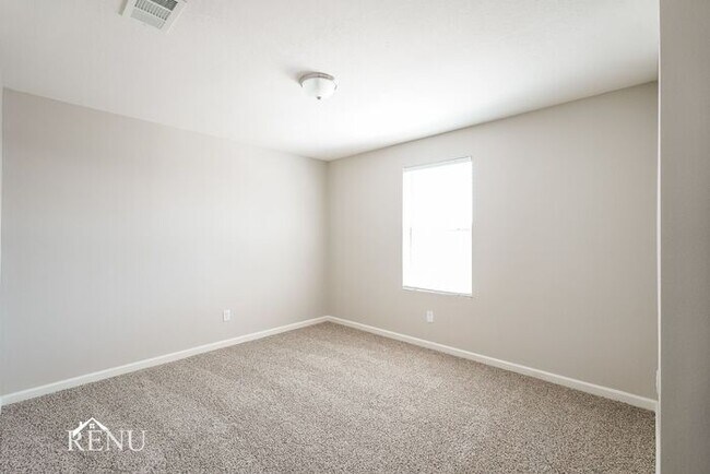 Building Photo - 13309 Wysong Dr