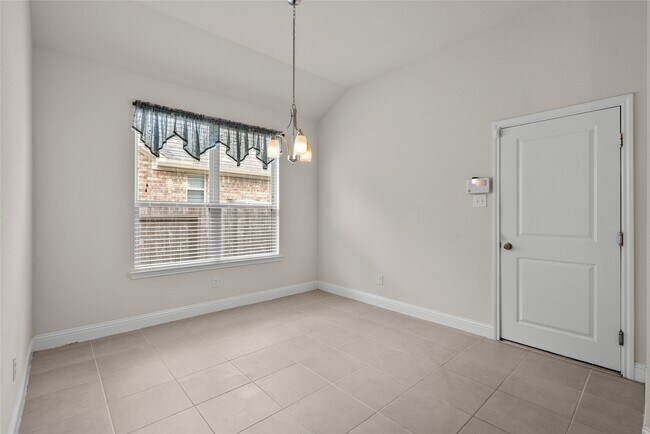 Building Photo - 3622 Pasteur Ln