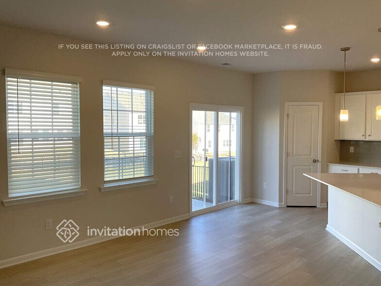 Building Photo - 6511 Fairfax Ct