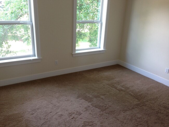 Building Photo - 4 Bedroom, 2 Bath Home available July 2025...