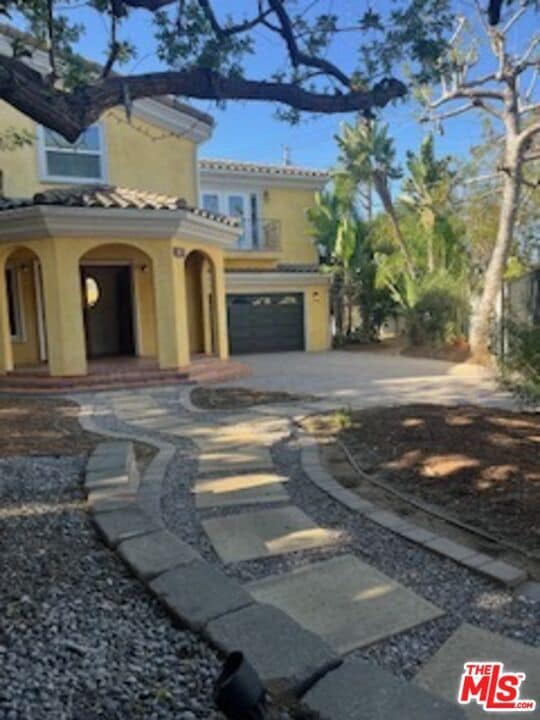 Building Photo - 8302 S Sepulveda Blvd