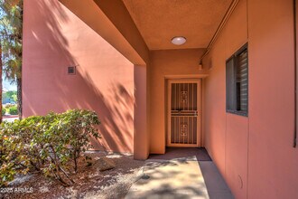 Building Photo - 4303 E Cactus Rd
