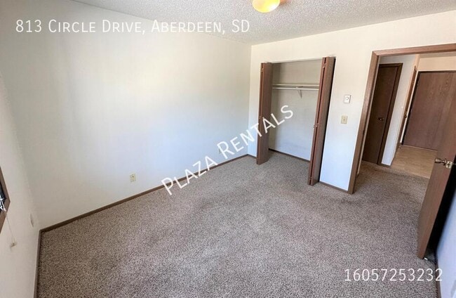 Building Photo - 307 11th Ave NW