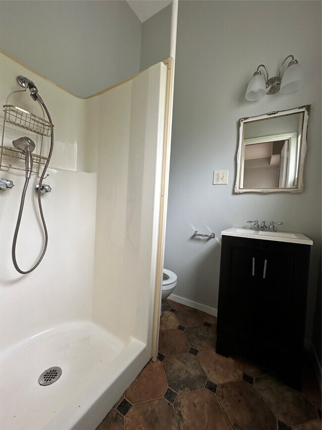 Building Photo - 2324 Gentry St