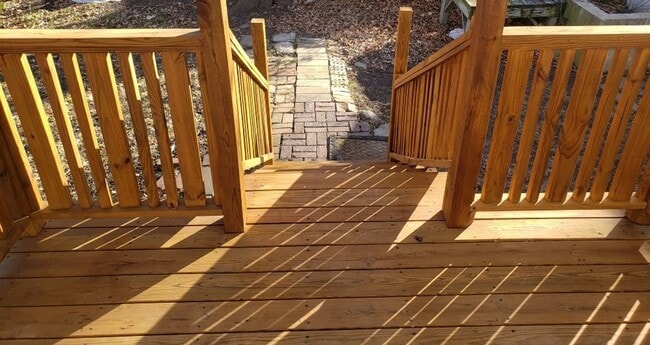 Building Photo - 3 Bedroom House Downtown & Walking Distance to Columbia College