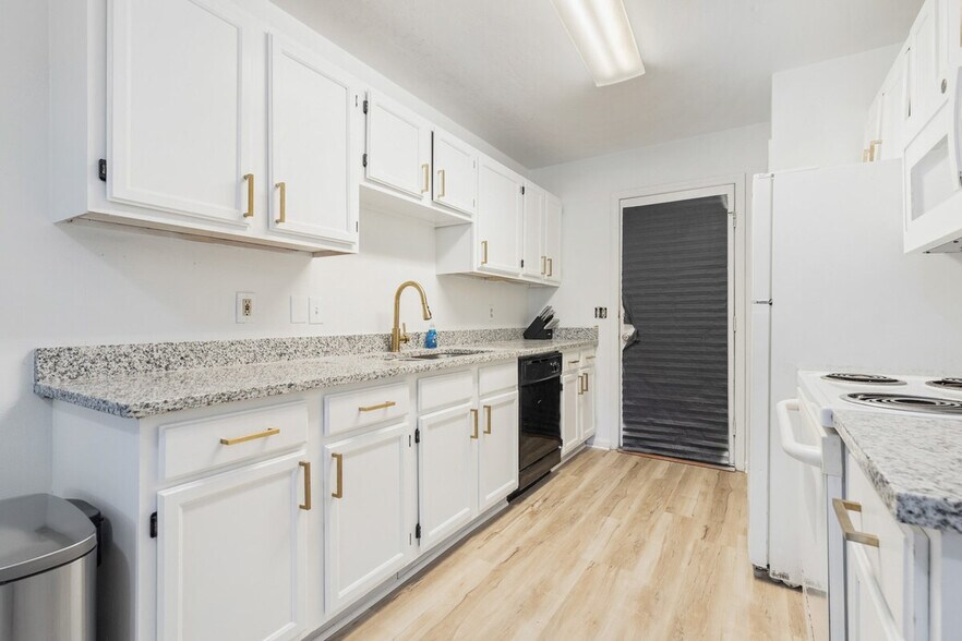 Building Photo - 1335 Nylic St