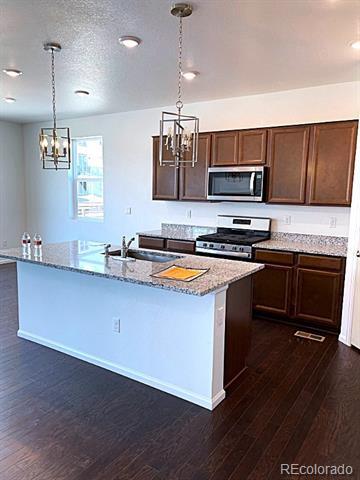 Building Photo - 517 Silver Rock Trl