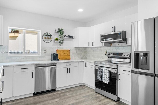 Building Photo - 730 Northwest 18th Avenue, Miami, FL 33125...