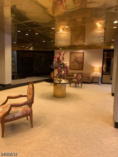 Building Photo - 2 Claridge Dr