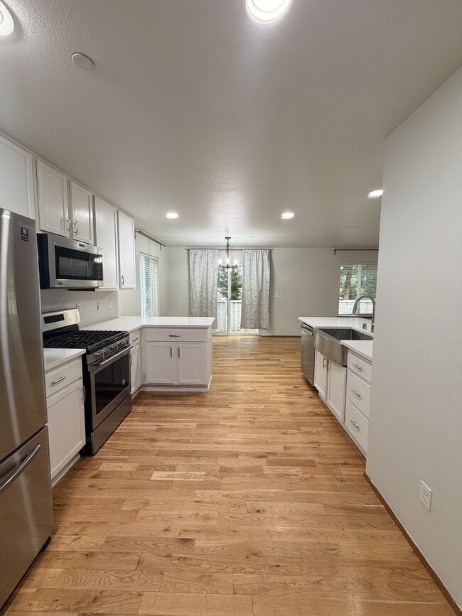 Building Photo - 1266 Hudson St