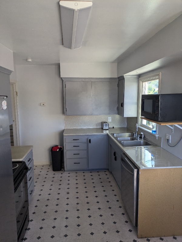 Building Photo - 589 W 200 N