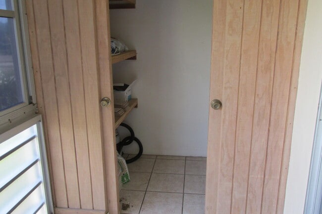 Building Photo - 10789 N Military Trl
