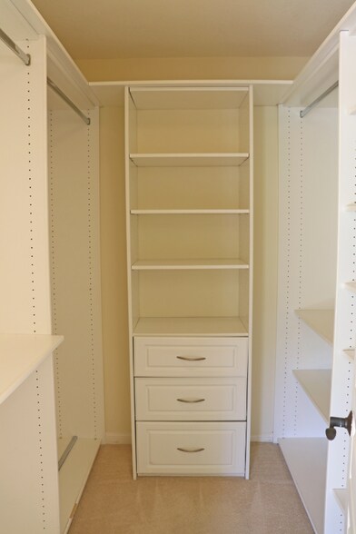 Building Photo - 2639 Pirineos Way