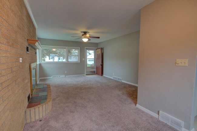 Building Photo - Remodeled 3 Bedroom Home