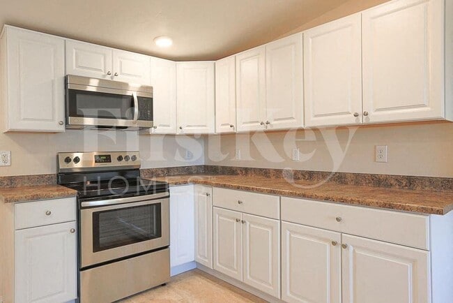 Building Photo - 1124 W Cinnabar Ave