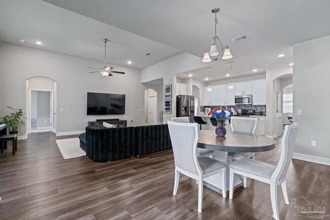 Building Photo - 3552 Pelican Bay Cir