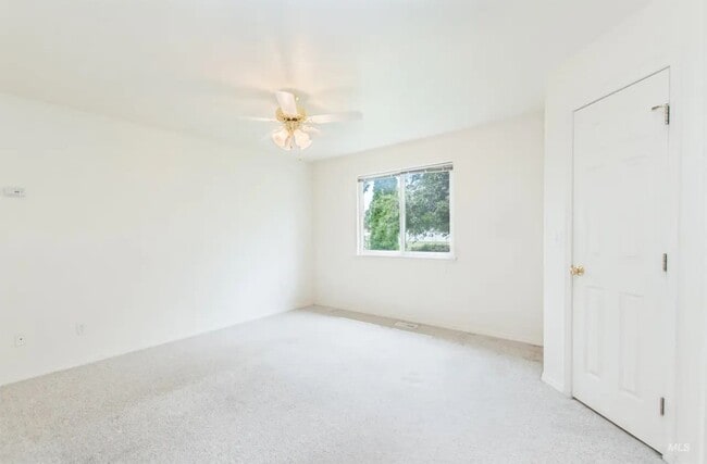 Building Photo - Stony Meadow Drive