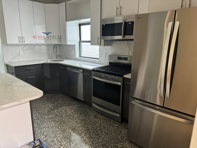 Building Photo - 19-22-22 21st Rd