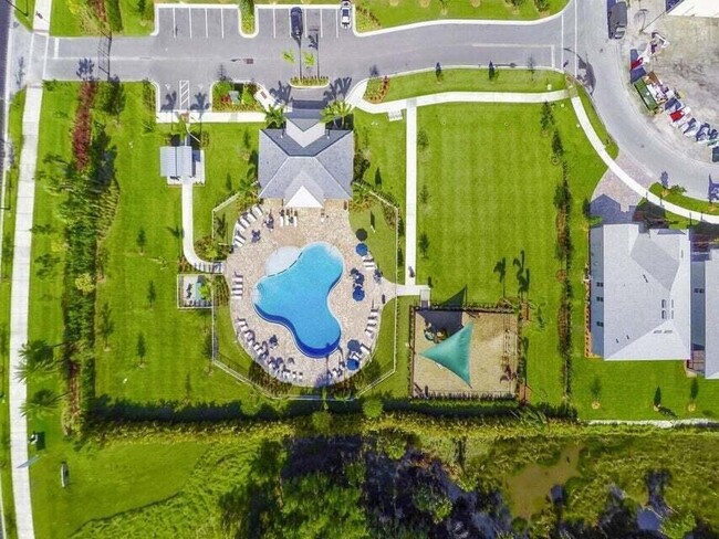 Building Photo - 10437 SW Captiva Dr