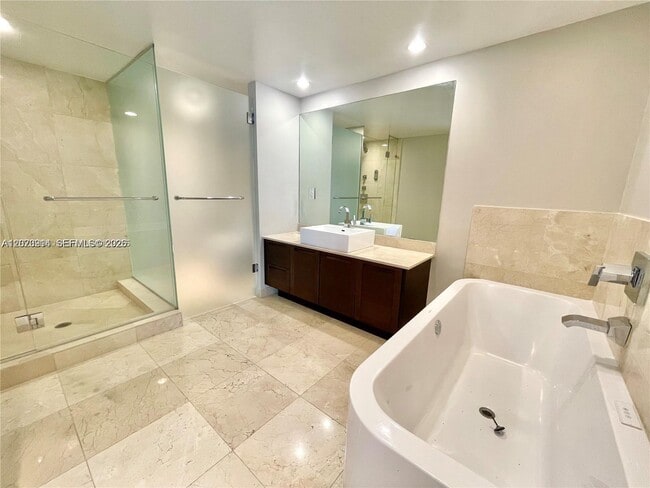 Building Photo - 150 Sunny Isles Blvd