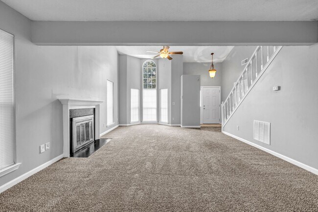 Building Photo - Charming 3 Bed, 2.5 Bath Home on a Quiet C...