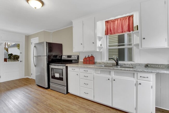 Building Photo - Charming 3 Bedroom, 1 Bath Home in Hanover, PA!