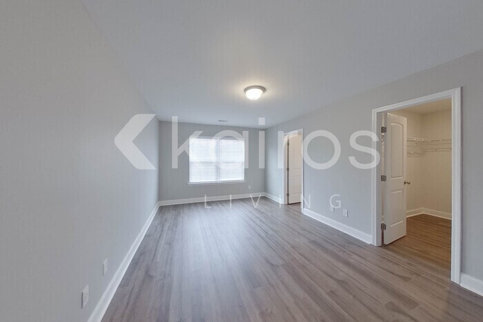 Building Photo - 300 Hemlock Ct