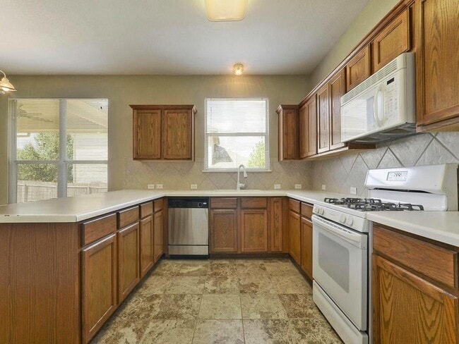 Building Photo - 1412 Briar Hill Dr