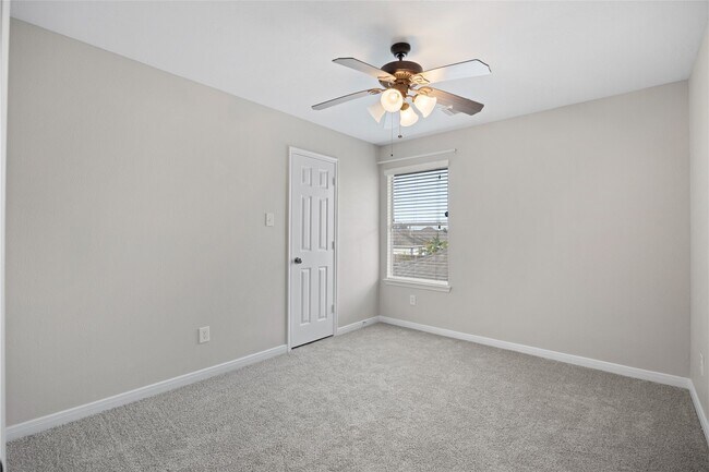 Building Photo - 7447 Oakwood Canyon Dr