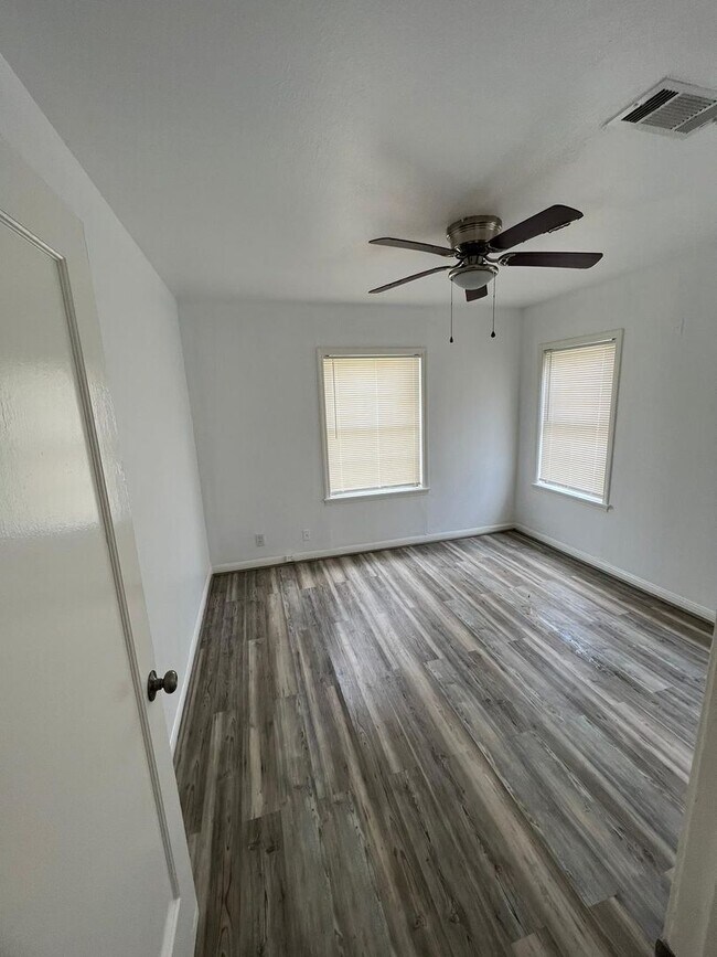 Building Photo - Gorgeous all renovated Home in Beaumont, TX!