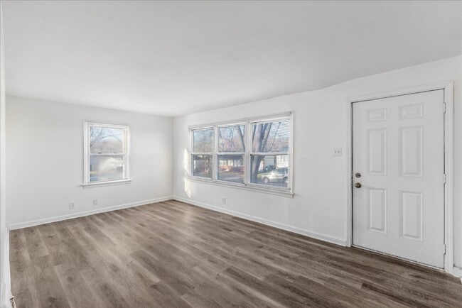 Building Photo - 1324 Odessa Dr