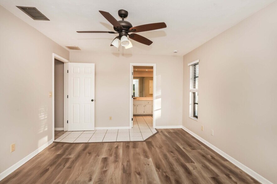 Building Photo - 1432 SE 17th Terrace