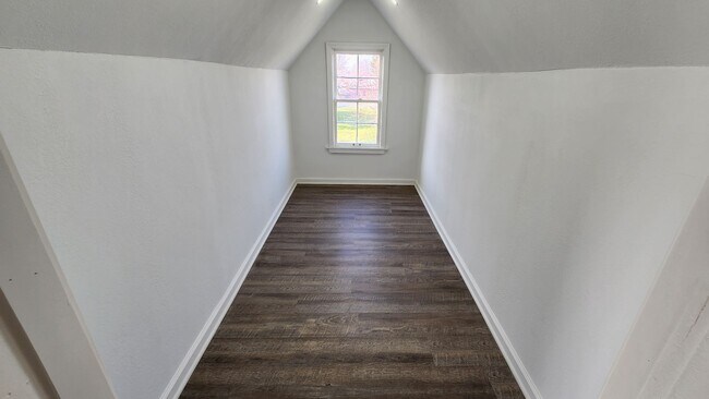 Building Photo - 4156 Hinsdale Rd
