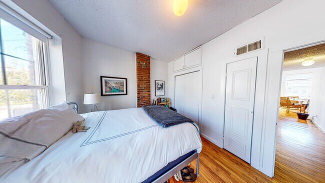 Building Photo - Stunning 1BR in Historic East Rock Building | Exposed Brick | Near Yale SOM